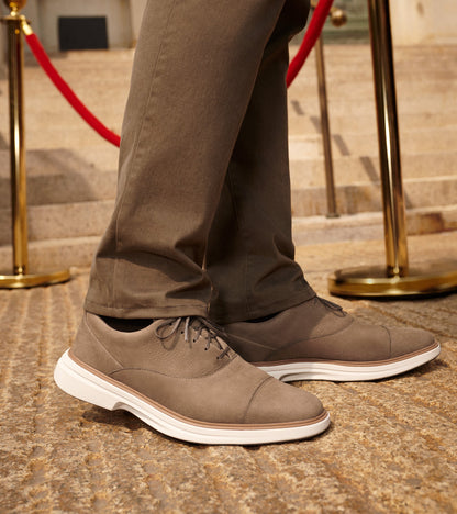 Men's ØriginalGrand CitySpectre Cap Toe Oxfords in Brown | Cole Haan